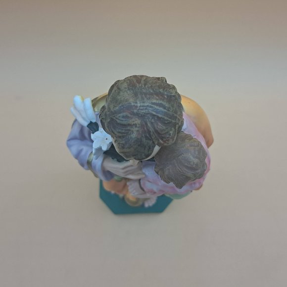 Resin Statue of Saint Joseph and the Infant Jesus - Picture 5 of 10